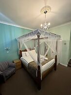 The George Hotel