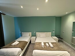 The George Hotel