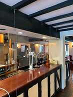 The Three Horseshoes - Inn