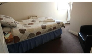 The Three Horseshoes - Inn