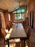 The Three Horseshoes - Inn