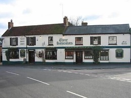 The Three Horseshoes - Inn