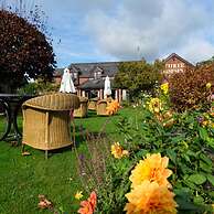 The Three Horseshoes - Inn