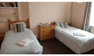 The Three Horseshoes - Inn