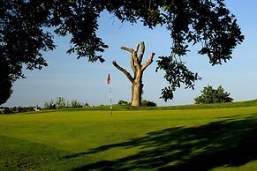 The Wiltshire Hotel, Golf and Leisure Resort