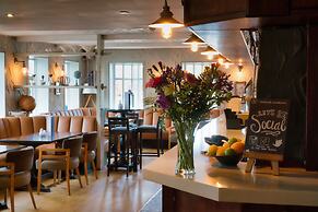 Shard Riverside Hotel, Bar & Restaurant