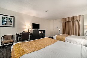 Travelodge by Wyndham Traverse City MI