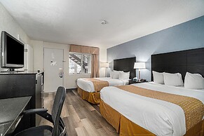 Travelodge by Wyndham Traverse City MI