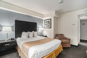 Travelodge by Wyndham Traverse City MI