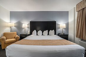 Travelodge by Wyndham Traverse City MI