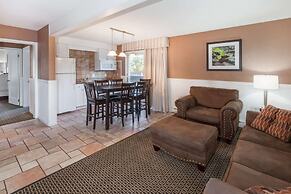 Travelodge by Wyndham Traverse City MI