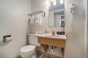 Travelodge by Wyndham Traverse City MI