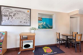 Super 8 by Wyndham Evanston