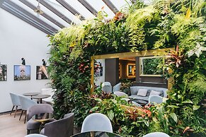 Le Parisis Paris Tour Eiffel