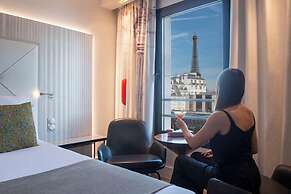 Le Parisis Paris Tour Eiffel