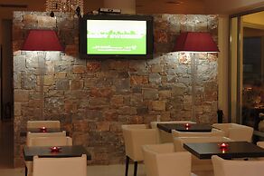 Angela Suites Boutique Hotel