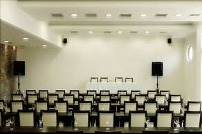 Angela Suites Boutique Hotel