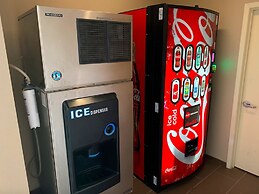 Comfort Suites Texas Ave.