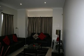 Noah's Mid City Motor Inn