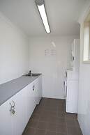 Noah's Mid City Motor Inn