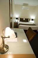 Noah's Mid City Motor Inn