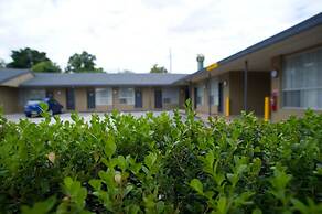 Noah's Mid City Motor Inn