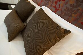 Noah's Mid City Motor Inn