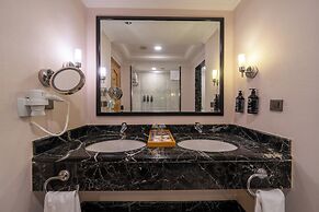 The Norm Oriental Kemer