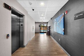 Hampton Inn & Suites Pensacola I-10 N at Univ. Town Plaza