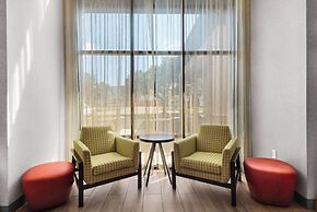 Hampton Inn & Suites Pensacola I-10 N at Univ. Town Plaza