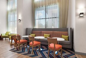 Hampton Inn & Suites Pensacola I-10 N at Univ. Town Plaza