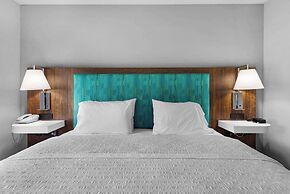 Hampton Inn & Suites Pensacola I-10 N at Univ. Town Plaza