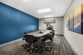 Hampton Inn & Suites Pensacola I-10 N at Univ. Town Plaza