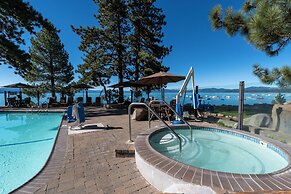 Red Wolf Lakeside Lodge