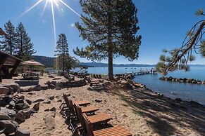 Red Wolf Lakeside Lodge