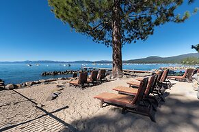 Red Wolf Lakeside Lodge