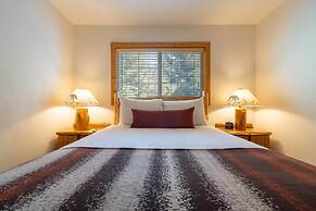 Red Wolf Lakeside Lodge