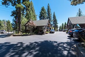 Red Wolf Lakeside Lodge