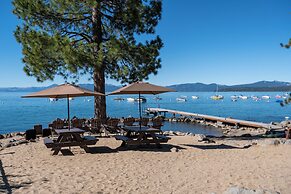 Red Wolf Lakeside Lodge