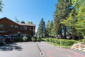 Red Wolf Lakeside Lodge