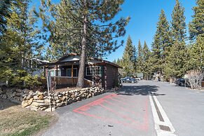 Red Wolf Lakeside Lodge