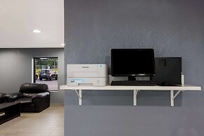 Quality Inn & Suites Big Rapids near University