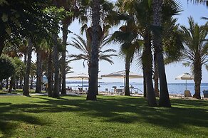 Louis Phaethon Beach