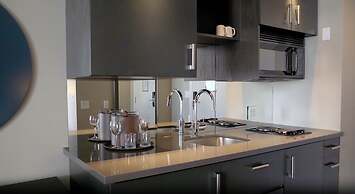 One King West Hotel & Residence