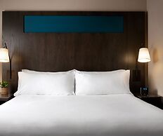 One King West Hotel & Residence