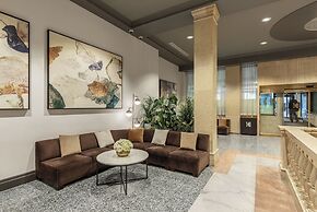 One King West Hotel & Residence