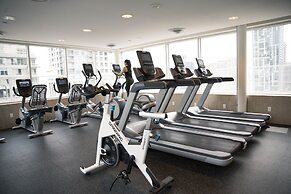 One King West Hotel & Residence