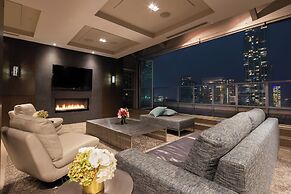 One King West Hotel & Residence