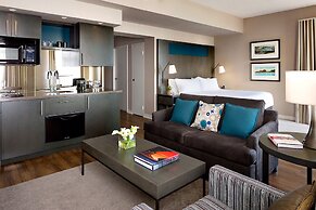 One King West Hotel & Residence