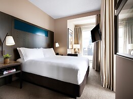 One King West Hotel & Residence